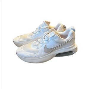 Nike Air Verona Womens Summit White Light Orewood Brown shoes Sz 11 Gently used